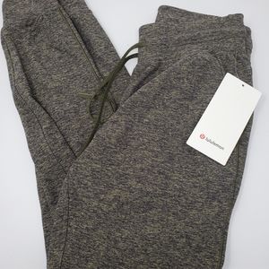 [ NWT ] Size 6 HUTB heathered utilitarian green. Ready to Rulu pant pant